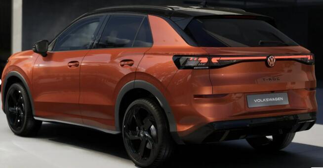 Volkswagen T-Roc R-Line 1.5 eTSI 150KM automat DSG Reflektory IQ. Light Led Matrix Tech