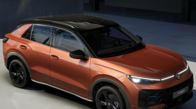 Volkswagen T-Roc R-Line 1.5 eTSI 150KM automat DSG Reflektory IQ. Light Led Matrix Tech
