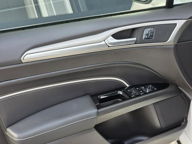 Ford Mondeo VIGNALE /z niemiec od lekarza/ regularny serwis/ nowe opony + hamulce
