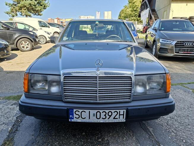 Mercedes E 200 Elektryczne szyby, Elektryczne lusterka, Skrzynia manualna