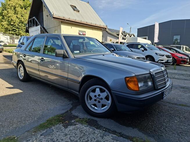 Mercedes E 200 Elektryczne szyby, Elektryczne lusterka, Skrzynia manualna