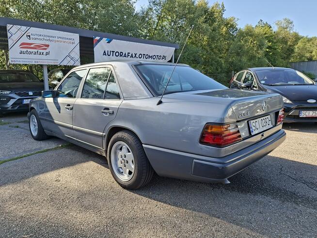 Mercedes E 200 Elektryczne szyby, Elektryczne lusterka, Skrzynia manualna