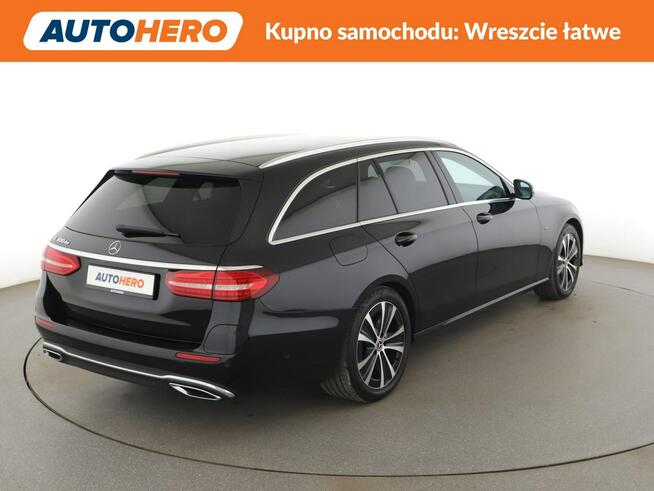 Mercedes E 300 FV23% PHEV jasne dkóry virtual cocpit navi grzane fotele kamery