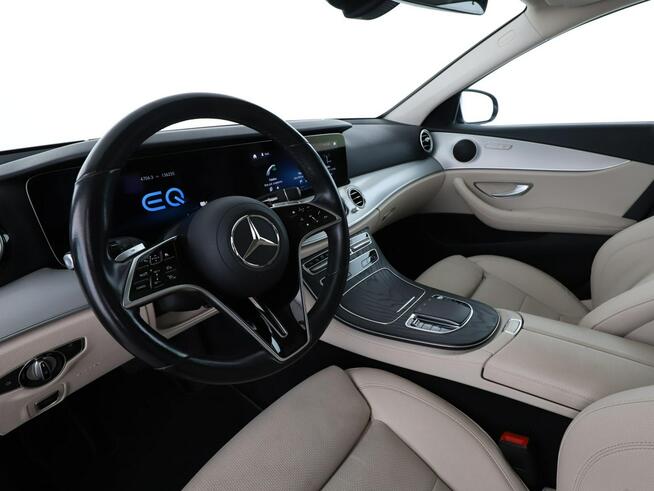 Mercedes E 300 FV23% PHEV jasne dkóry virtual cocpit navi grzane fotele kamery