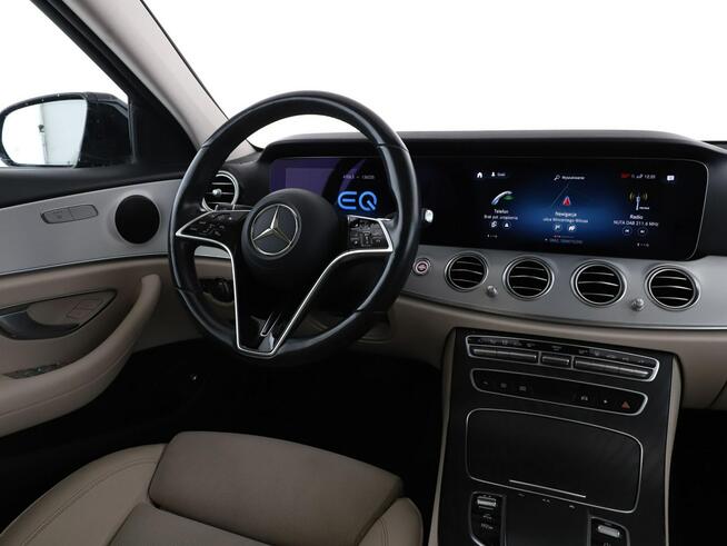 Mercedes E 300 FV23% PHEV jasne dkóry virtual cocpit navi grzane fotele kamery