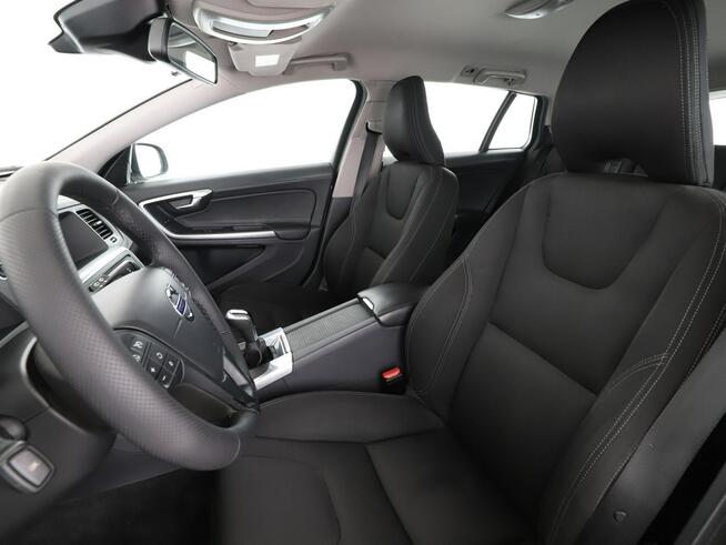 Volvo V60 2.0D 6MT Klimatyzacja Nawigacja Tempomat Elektryka ParkAssist LED