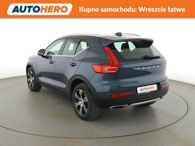 Volvo XC 40 automat full LED skóra navi grzane fotele panorama kamera i czujniki