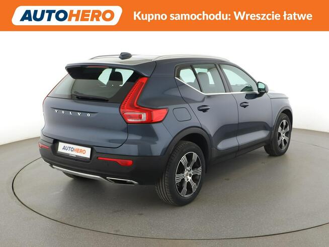 Volvo XC 40 automat full LED skóra navi grzane fotele panorama kamera i czujniki