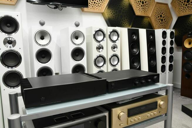 Perreaux E1 + EP – dzielony wzmacniacz stereo 100 W