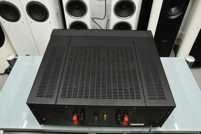 Onkyo M-5060R – końcówka mocy 2×130 W, wskaźniki VU