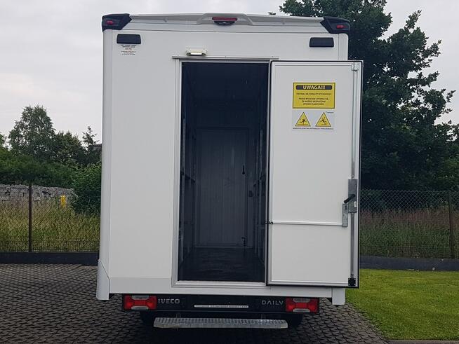 Iveco Daily KONTENER NISKOPODŁOGOWY 4,44x2,23x2,42 SKLEP BAR FOODTRUCK KAMPER AC