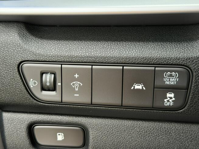 Kia Niro 1.6 / 141KM HYBRID LIFT Led Nawigacja Kamera Automat