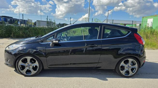 Ford Fiesta climatronic zarejestrowana zwykła benzyna ledy mały przebieg