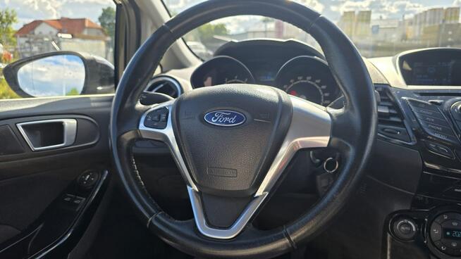 Ford Fiesta climatronic zarejestrowana zwykła benzyna ledy mały przebieg
