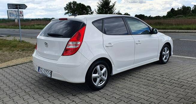 Hyundai i30 Doskonały stan/Klimatyzacja sprawna/Bez korozji/Rozrząd na łańcuchu.