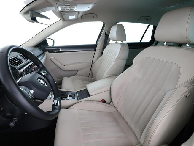 Škoda Superb FV23% Style 200KM automat virtual navi LED climatronic PDC