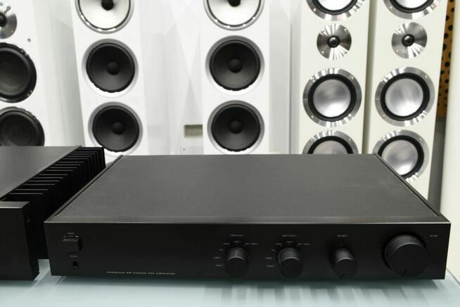Perreaux E1 + EP – dzielony wzmacniacz stereo 100 W