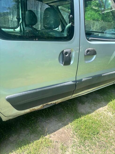 Syndyk sprzeda samochód osobowy Renault Kangoo 1.2