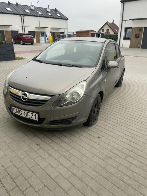 Syndyk sprzeda 1/2 samochodu Opel Corsa 2010 r.
