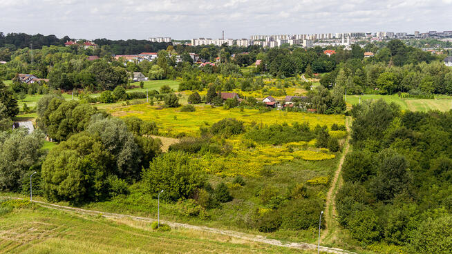 Działka budowlana ~14 arów z bezterminową WZ