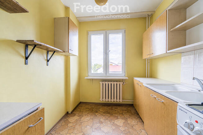 2-pokoje z dużym balkonem, piwnicą + m. postojowe