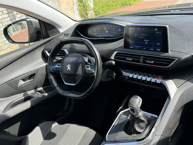 Peugeot 5008 Active 7-osobowy Benzyna 130KM Niski przebieg
