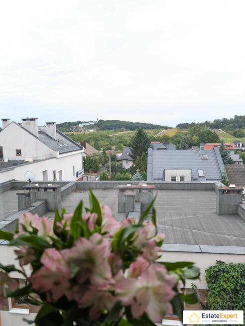 2 pokoje z duzym balkonem i klimatyzacją i widokiem na Karczówkę