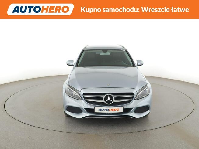 Mercedes C 180 automat full LED skóra navi klima auto kamera i czujniki parkowania