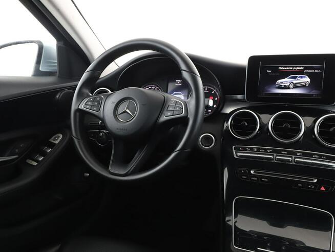Mercedes C 180 automat full LED skóra navi klima auto kamera i czujniki parkowania