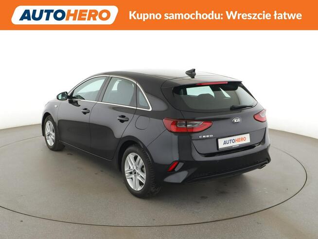 Kia Cee'd klima auto navi grzane fotele kamera i czujniki parkowania
