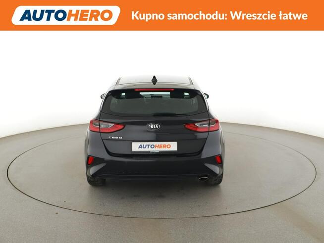 Kia Cee'd klima auto navi grzane fotele kamera i czujniki parkowania