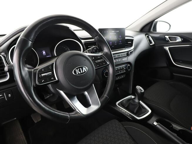 Kia Cee'd klima auto navi grzane fotele kamera i czujniki parkowania