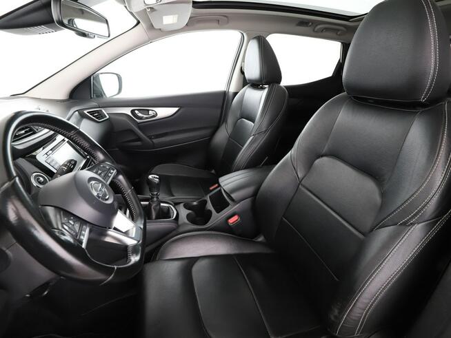Nissan Qashqai skóra panorama full LED navi klima auto kamery i czujniki parkowania h