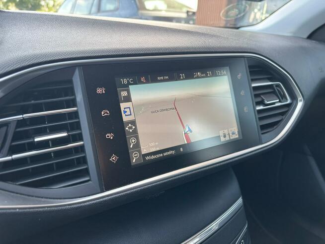 Peugeot 308 1.2 PureTech 130km FULL LED kamera NAVI serwis 2016