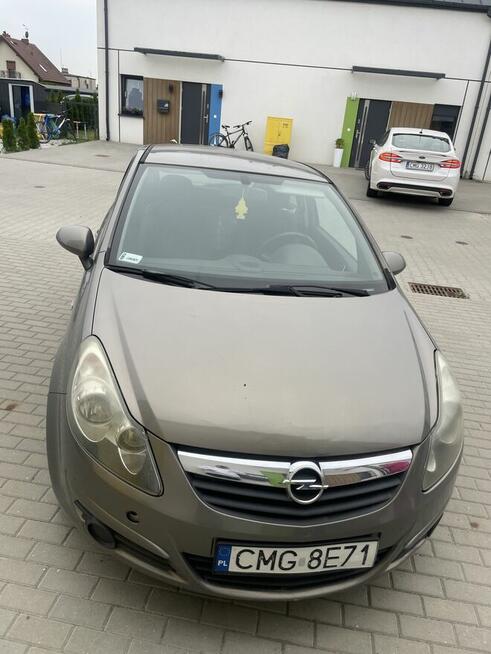 Syndyk sprzeda 1/2 samochodu Opel Corsa 2010 r.