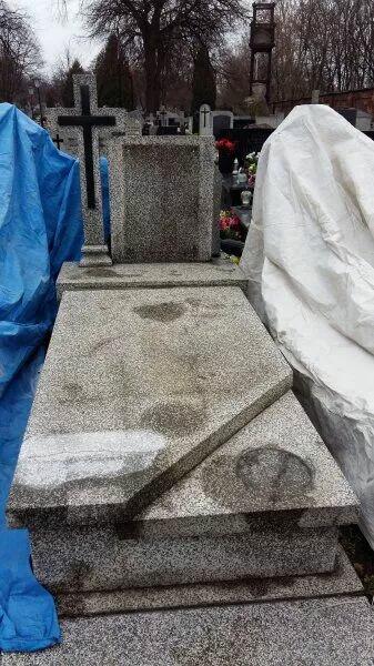 Odstąpię Grób na Cmentarzu Wawrzyszewskim w Warszawie