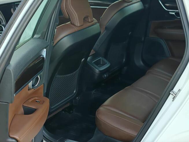 Volvo V90 D4 190 KM Inscription Geartronic Panorama Bezwypad