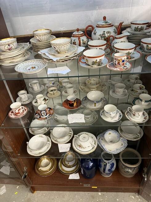 Wyprzedaż garażowa / Kolekcja staroci i porcelany z Niemiec