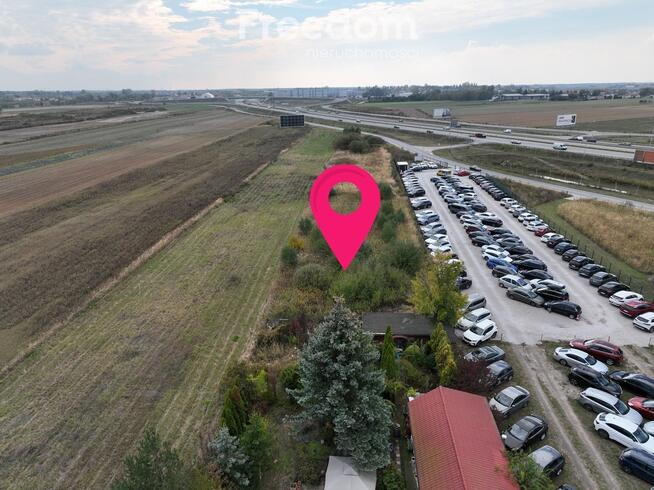 Działka inwestycyjna przy ekspresówce S7, asfalt