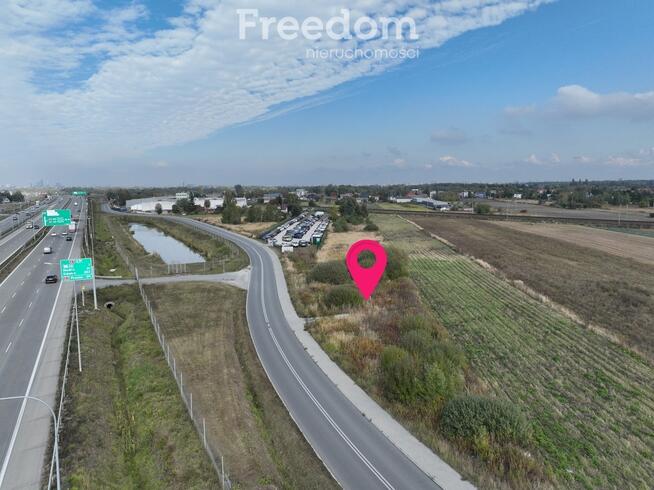 Działka inwestycyjna przy ekspresówce S7, asfalt