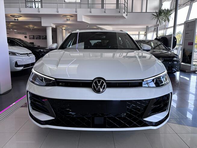Volkswagen Passat R-Line Plus 2.0 TSI 204KM automat pakiet IQ.DRIVE Hak holowniczy