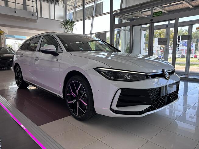Volkswagen Passat R-Line Plus 2.0 TSI 204KM automat pakiet IQ.DRIVE Hak holowniczy