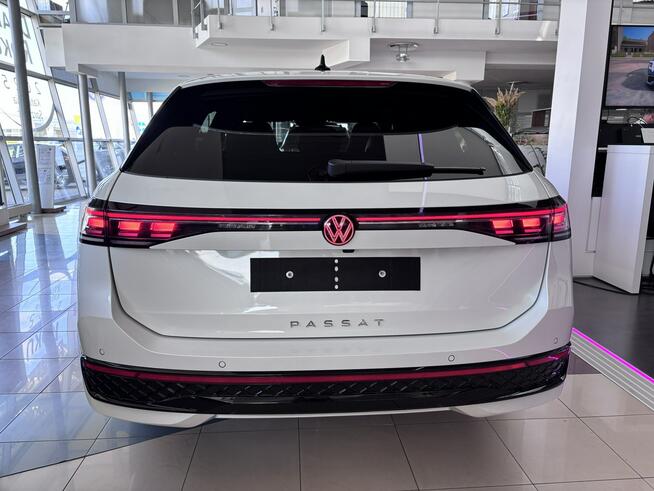 Volkswagen Passat R-Line Plus 2.0 TSI 204KM automat pakiet IQ.DRIVE Hak holowniczy