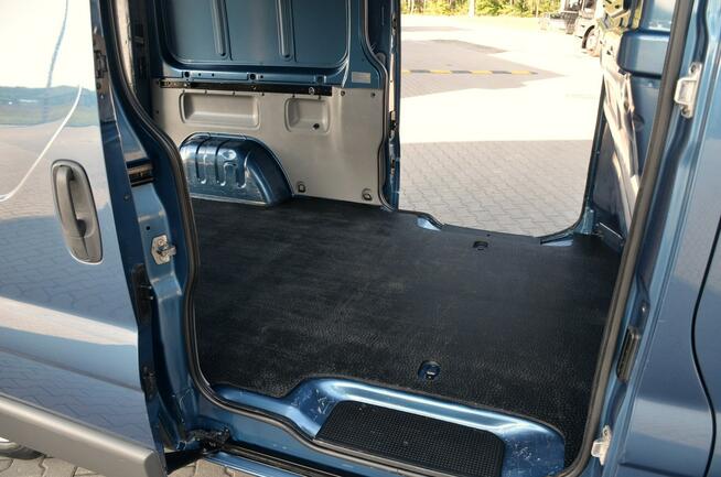 Opel Vivaro 2,0CDTI*101KM*Długi*Drzwi odsuwane z dwóch stron*HAK*klima