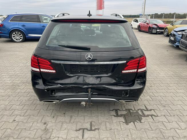 Mercedes E 200 HAK Automat Skóra Podgrzewanie Czujniki park.
