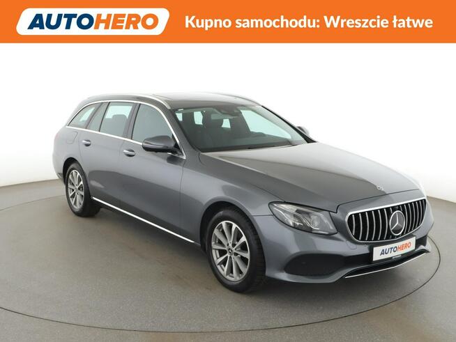 Mercedes E 220 Automat Avantgarde Navi Tempomat Grzane Fotele Multibeam Kamera HUD