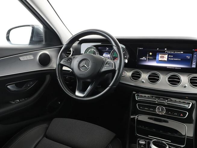 Mercedes E 220 Automat Avantgarde Navi Tempomat Grzane Fotele Multibeam Kamera HUD