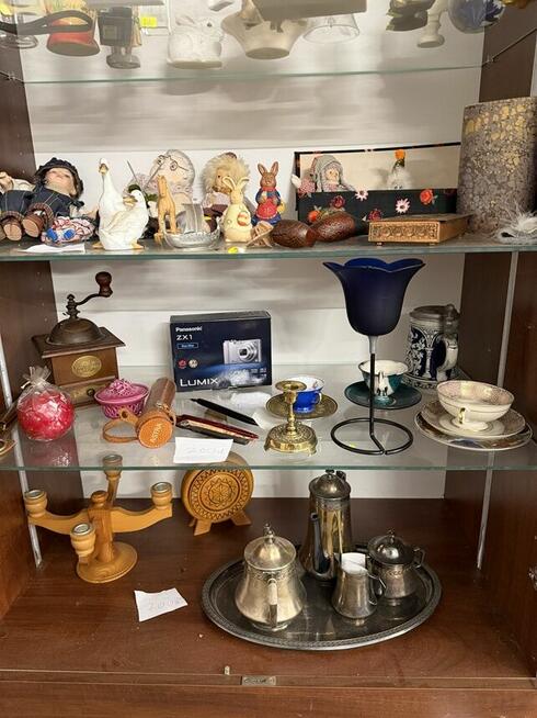 Wyprzedaż garażowa / Kolekcja staroci i porcelany z Niemiec