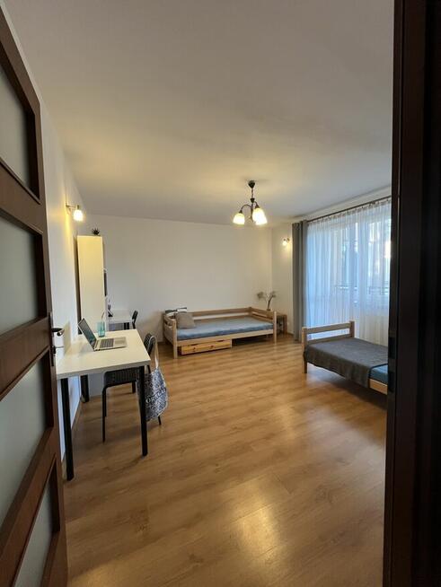 Przestronny pokój dwuosobowy z balkonem