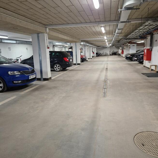 Sprzedam garaż miejsce postojowe Czyżkowko.